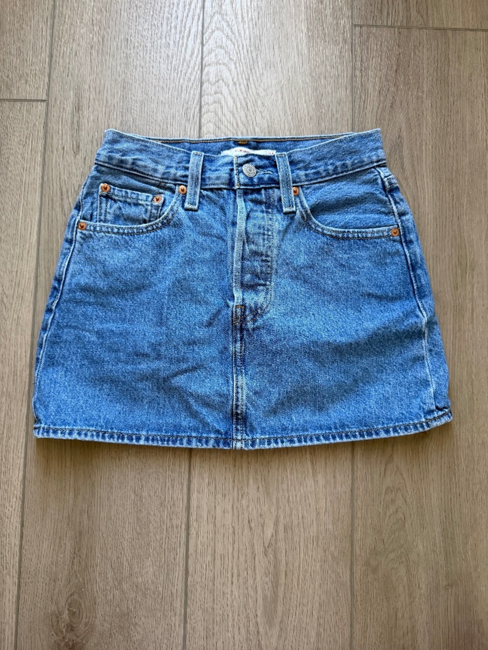 Levis icon skirt